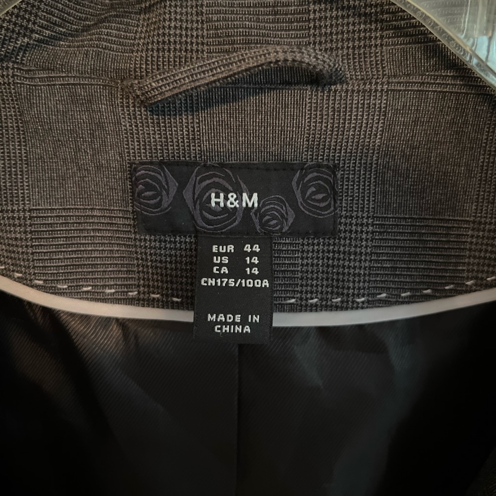 H&M Blazer - Picture 3 of 4